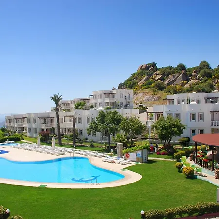 Sleeps 6 Pool Air Con Wifi